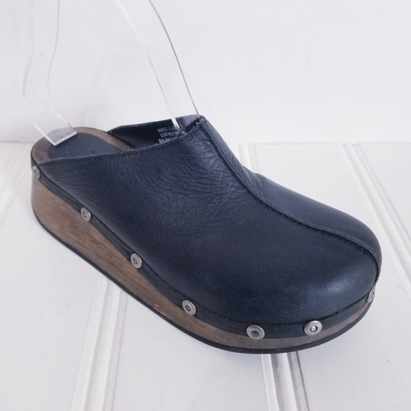 Canyon River Blues Leather Clogs - Picture 1 of 16